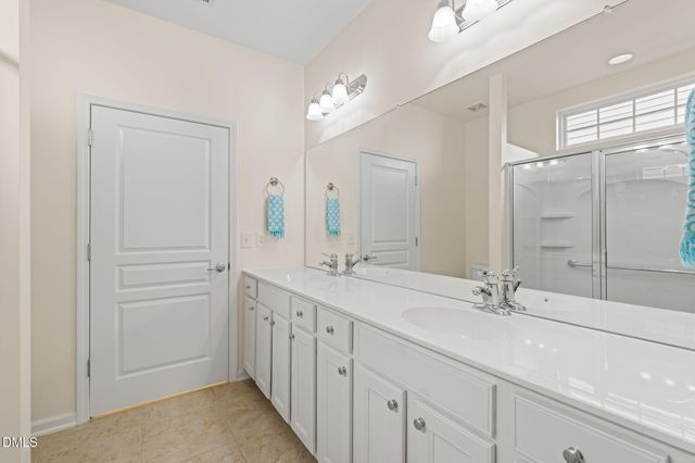 323 Easton Grey Loop, Cary, NC 27519