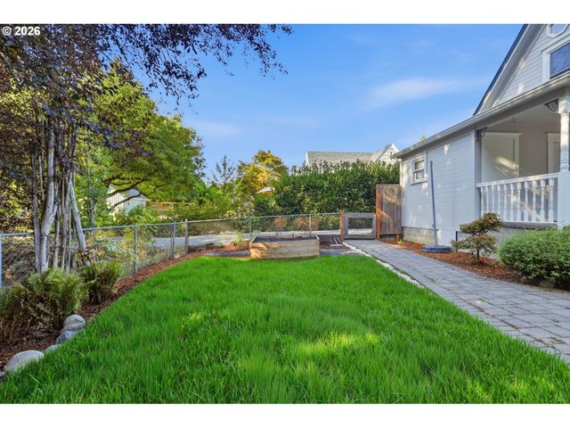 530 ASPEN Ave, La Center, WA 98629