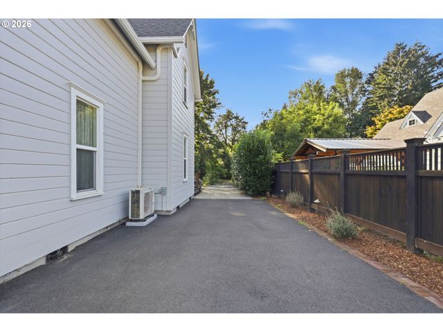 530 ASPEN Ave, La Center, WA 98629
