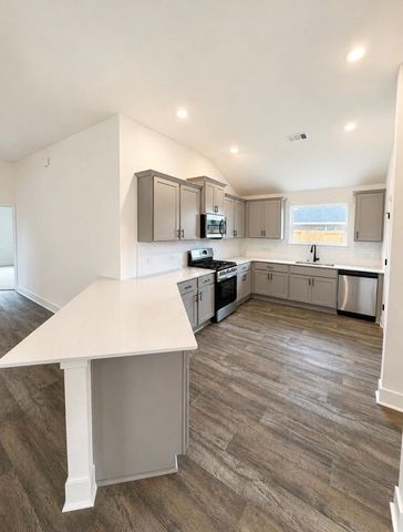 2143 Emerald Lake Trail, Dayton, TX 77535