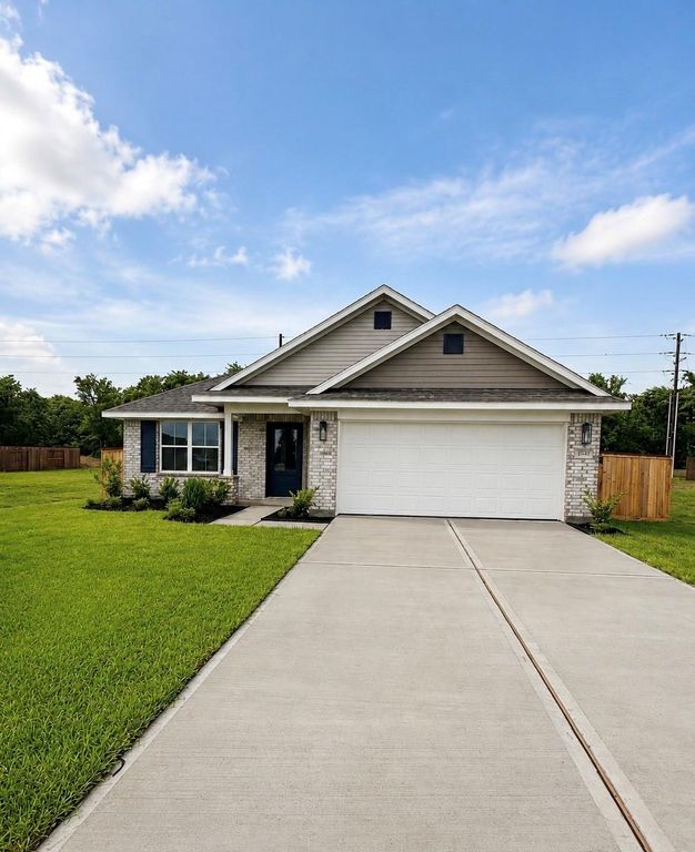 2143 Emerald Lake Trail, Dayton, TX 77535