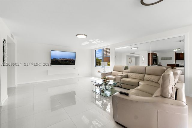 1920 S Ocean Dr 3A, Hallandale Beach, FL 33009