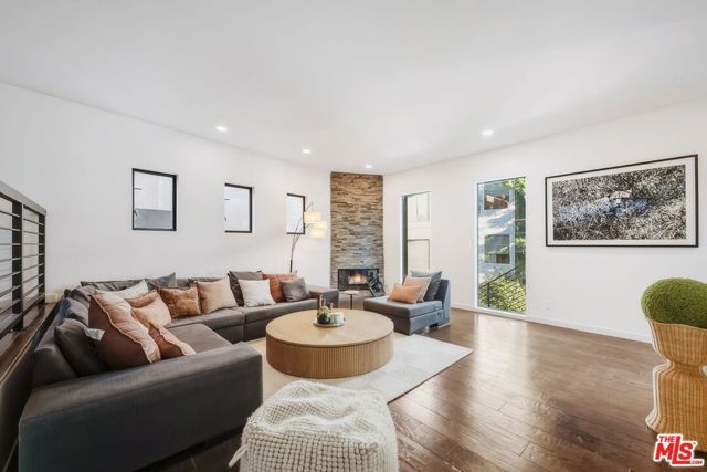3601 Dixie Canyon Place, Sherman Oaks, CA 91423