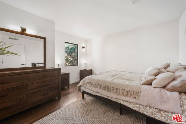 3601 Dixie Canyon Place, Sherman Oaks, CA 91423
