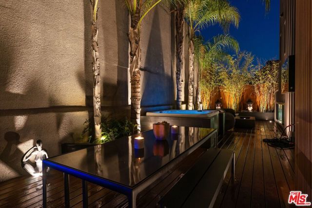 3601 Dixie Canyon Place, Sherman Oaks, CA 91423