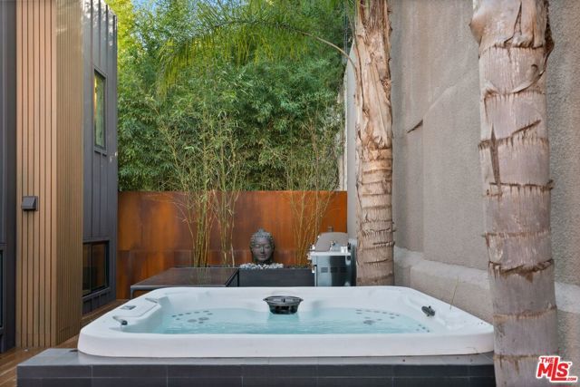 3601 Dixie Canyon Place, Sherman Oaks, CA 91423