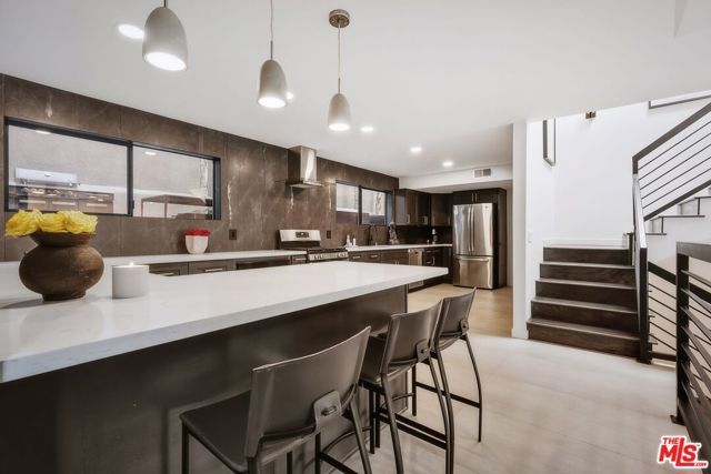 3601 Dixie Canyon Place, Sherman Oaks, CA 91423