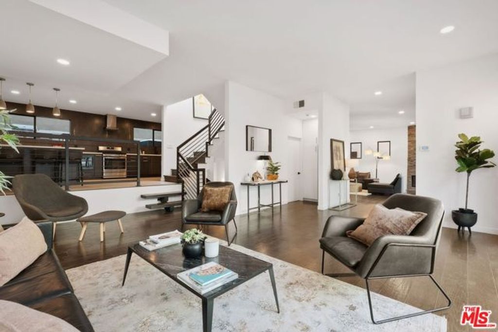 3601 Dixie Canyon Place, Sherman Oaks, CA 91423