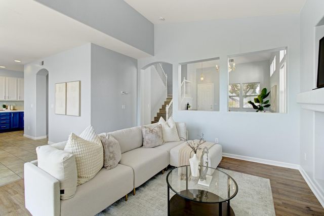 8406 Kingmont Way, Elk Grove, CA 95624