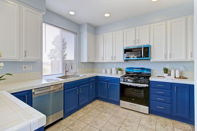 8406 Kingmont Way, Elk Grove, CA 95624