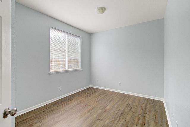 8406 Kingmont Way, Elk Grove, CA 95624