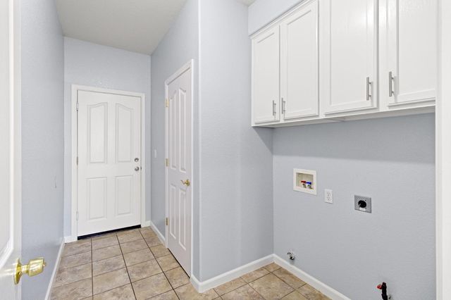 8406 Kingmont Way, Elk Grove, CA 95624
