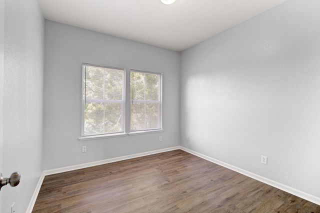 8406 Kingmont Way, Elk Grove, CA 95624