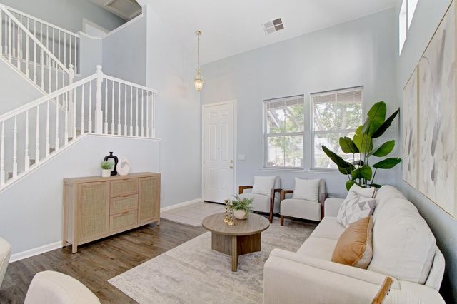 8406 Kingmont Way, Elk Grove, CA 95624