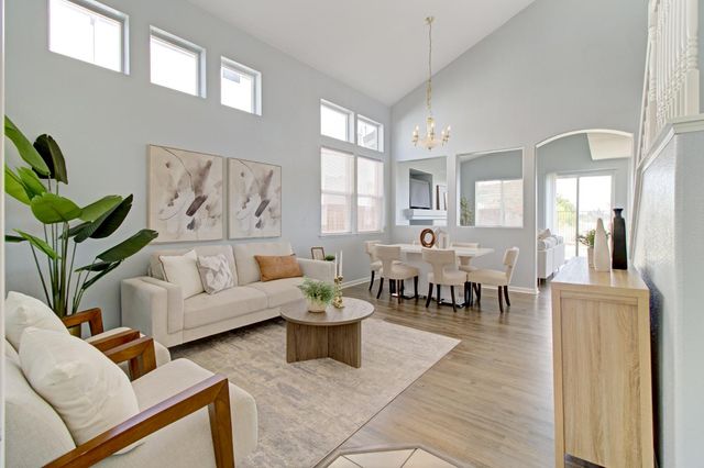 8406 Kingmont Way, Elk Grove, CA 95624