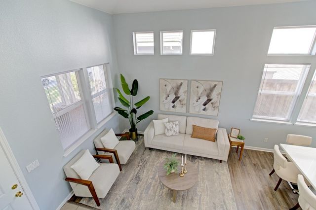 8406 Kingmont Way, Elk Grove, CA 95624