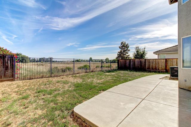 8406 Kingmont Way, Elk Grove, CA 95624