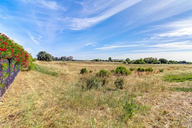 8406 Kingmont Way, Elk Grove, CA 95624