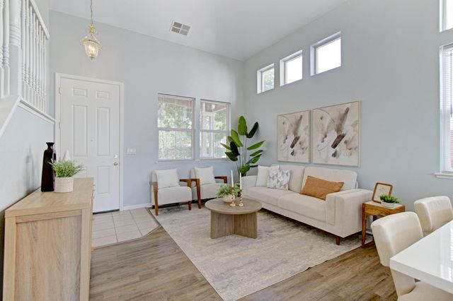 8406 Kingmont Way, Elk Grove, CA 95624