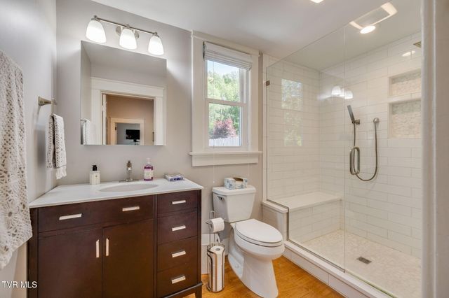 107 West Chestnut Street, Johnson City, TN 37604
