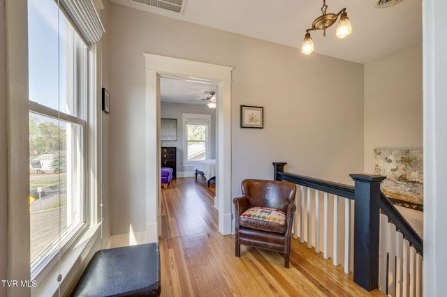107 West Chestnut Street, Johnson City, TN 37604