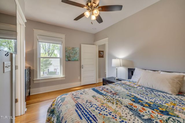 107 West Chestnut Street, Johnson City, TN 37604