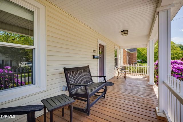 107 West Chestnut Street, Johnson City, TN 37604