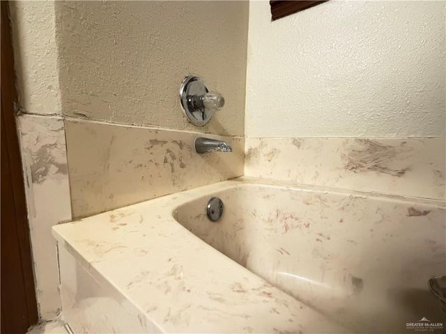 7112 N 14th Lane, Mcallen, TX 78504