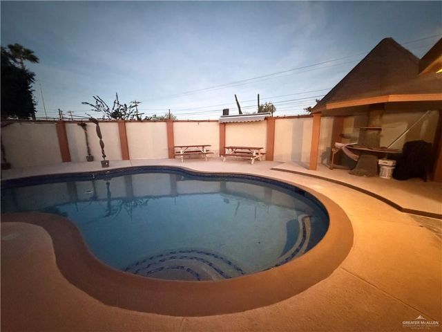 7112 N 14th Lane, Mcallen, TX 78504