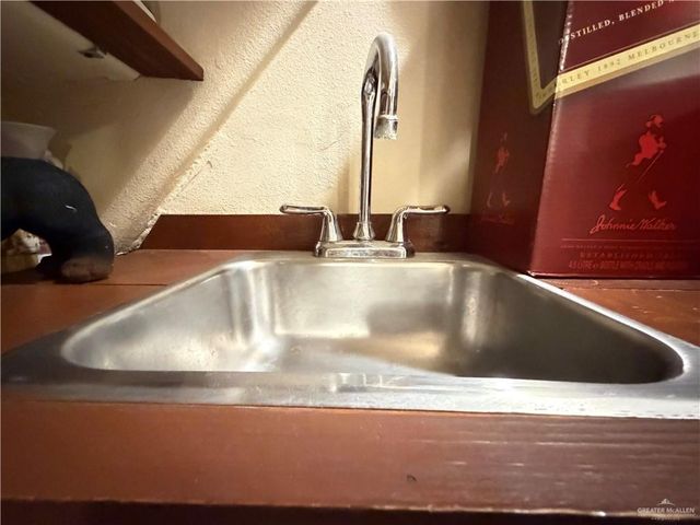 7112 N 14th Lane, Mcallen, TX 78504