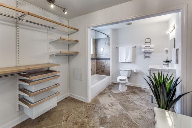 1802 Harvey ST A, Austin, TX 78702