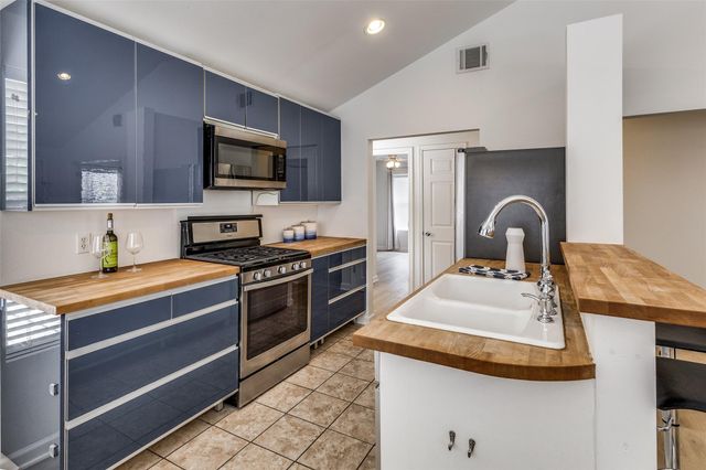 1802 Harvey ST A, Austin, TX 78702