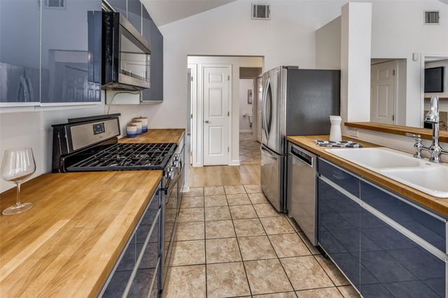 1802 Harvey ST A, Austin, TX 78702