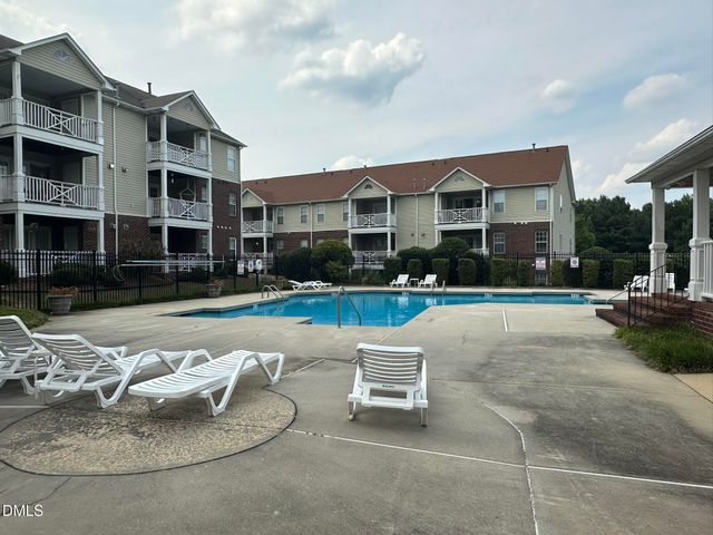 320 Bubble Creek Court 7, Fayetteville, NC 28311