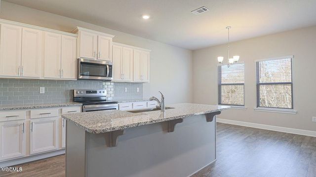 10689 Chapelwood Drive, Gulfport, MS 39503