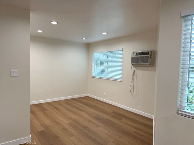 18657 Collins Street 4, Tarzana, CA 91356