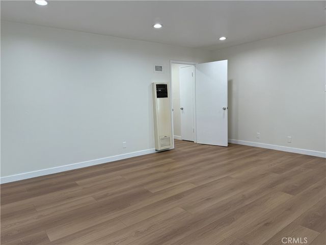 18657 Collins Street 4, Tarzana, CA 91356