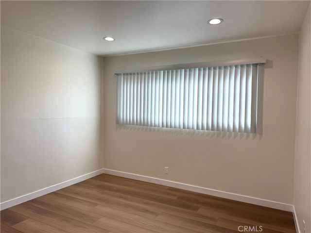 18657 Collins Street 4, Tarzana, CA 91356