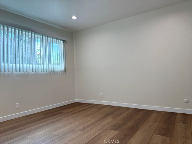 18657 Collins Street 4, Tarzana, CA 91356