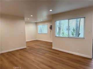 18657 Collins Street 4, Tarzana, CA 91356