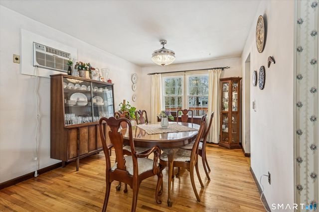 10 Oakwood Court, Norwalk, CT 06850