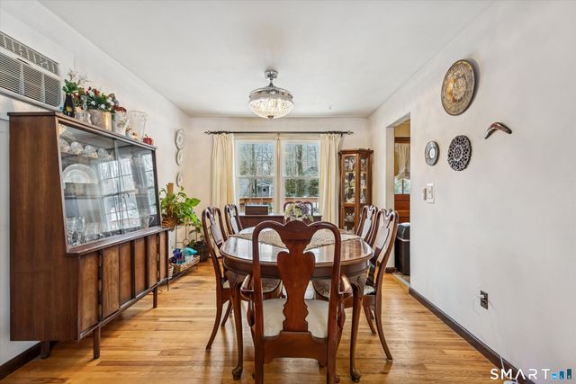 10 Oakwood Court, Norwalk, CT 06850