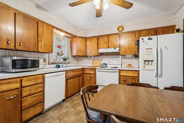 10 Oakwood Court, Norwalk, CT 06850