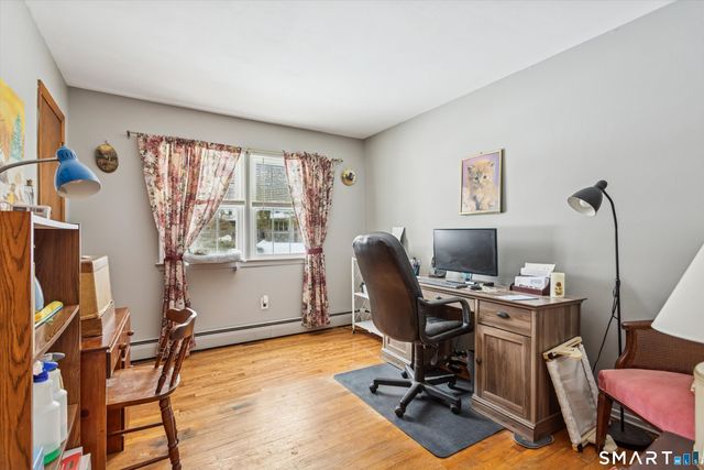 10 Oakwood Court, Norwalk, CT 06850