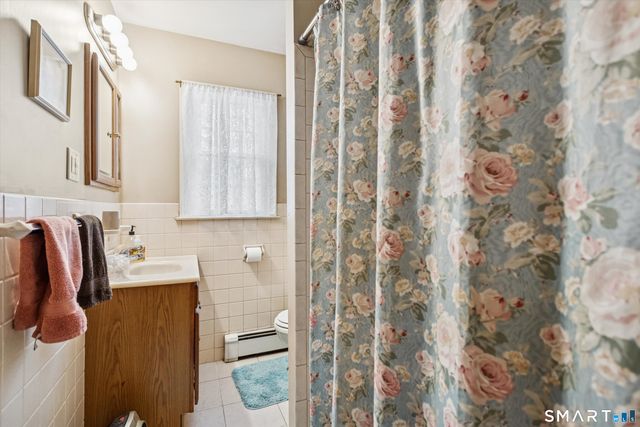 10 Oakwood Court, Norwalk, CT 06850