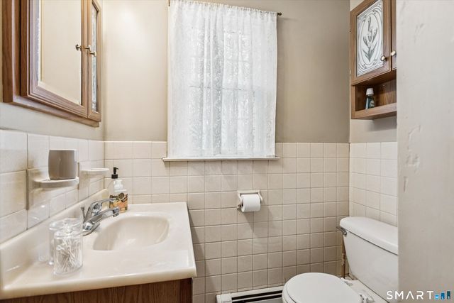 10 Oakwood Court, Norwalk, CT 06850