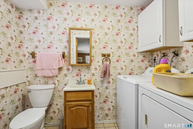 10 Oakwood Court, Norwalk, CT 06850