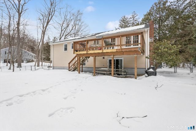 10 Oakwood Court, Norwalk, CT 06850