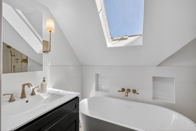 721 38th St, Sacramento, CA 95816