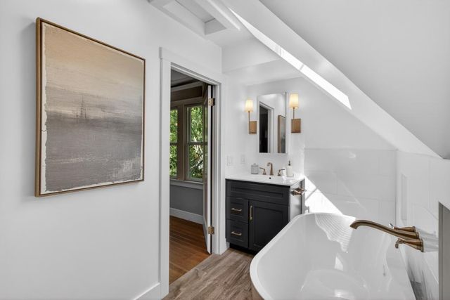 721 38th St, Sacramento, CA 95816